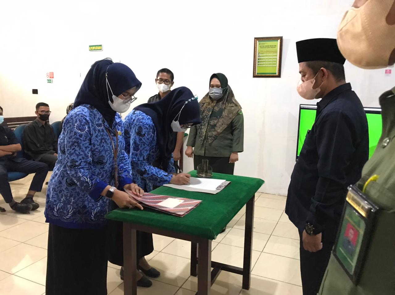 pelantikan annisarti sarah fatima pns 3