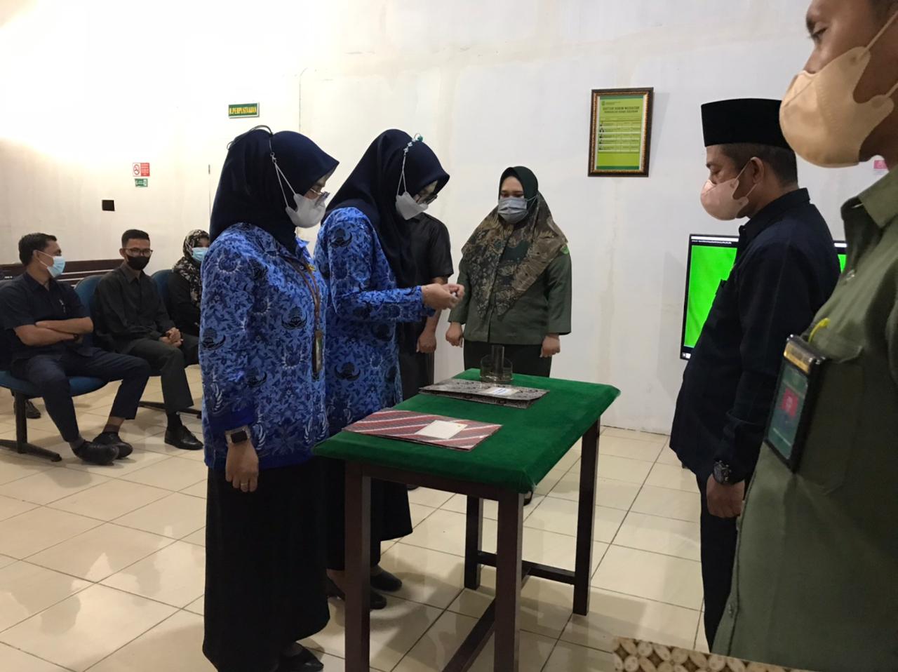 pelantikan annisarti sarah fatima pns 4
